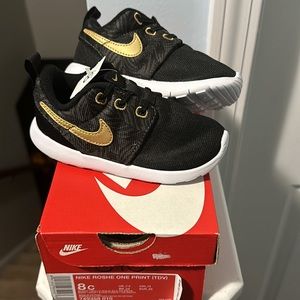 Nike Roshe One Print toddler 8C w/box